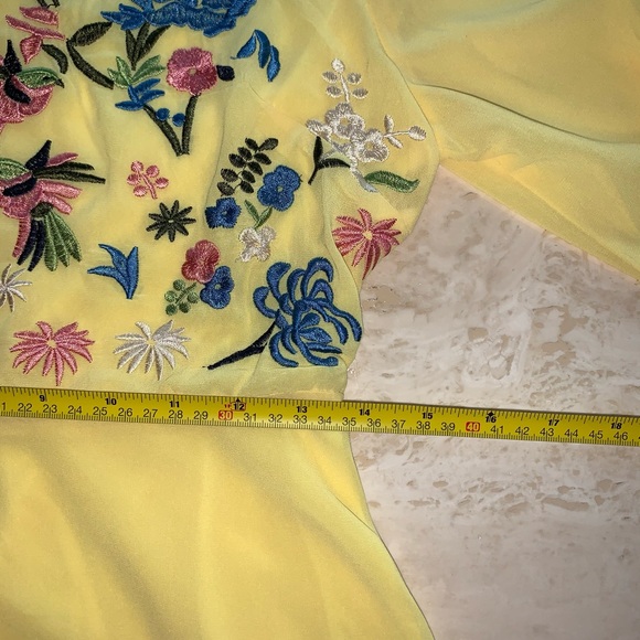 Available gorgeous yellow dress - Picture 15 of 16